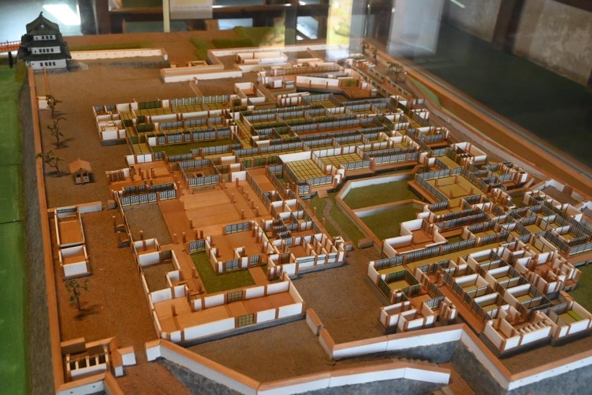 弘前城資料館内の本丸御殿のミニチュア模型